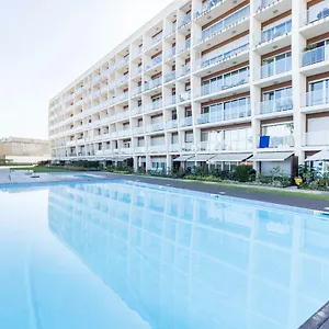 https://amazing-flat-pool-and-parking.hotels-lisbon-portugal.com